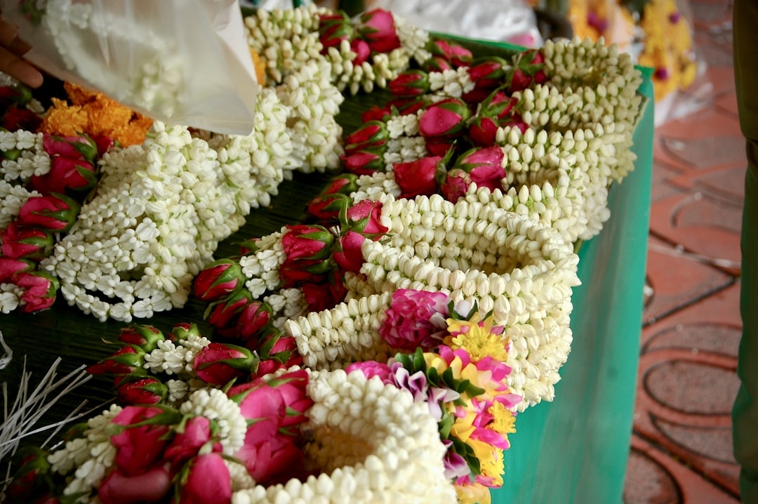 Buddhist funeral flower traditions guide